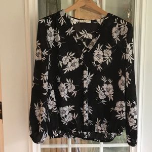 Chaus black and white flowered blouse